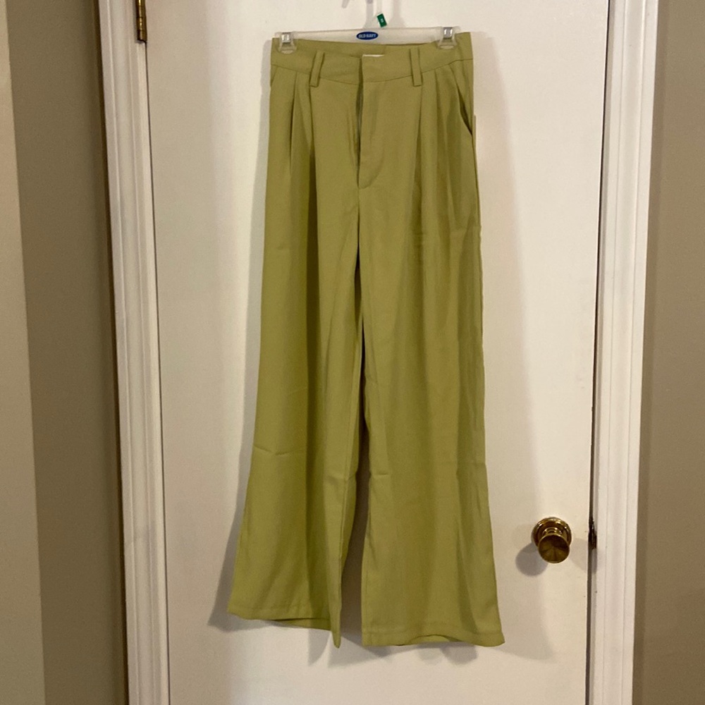 Dress trousers - Ton-tong brand, Size L, petite, pleated, wide leg trousers.